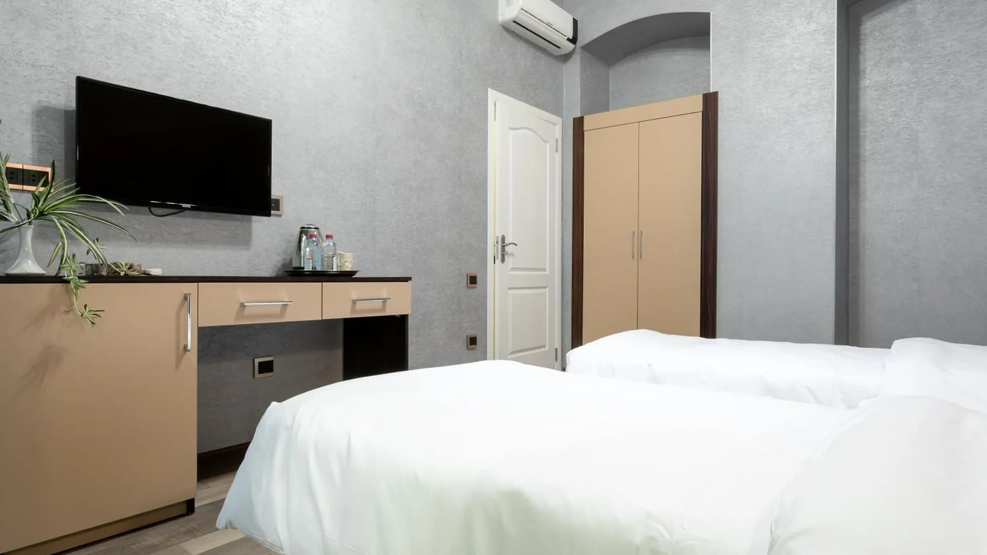 Garden Inn Nizami Hotel Baku 0*,